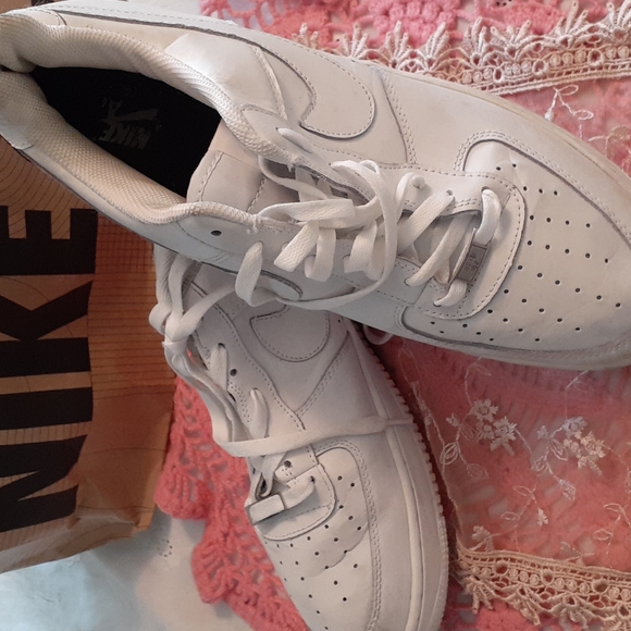 Nike Air Force 1.  82